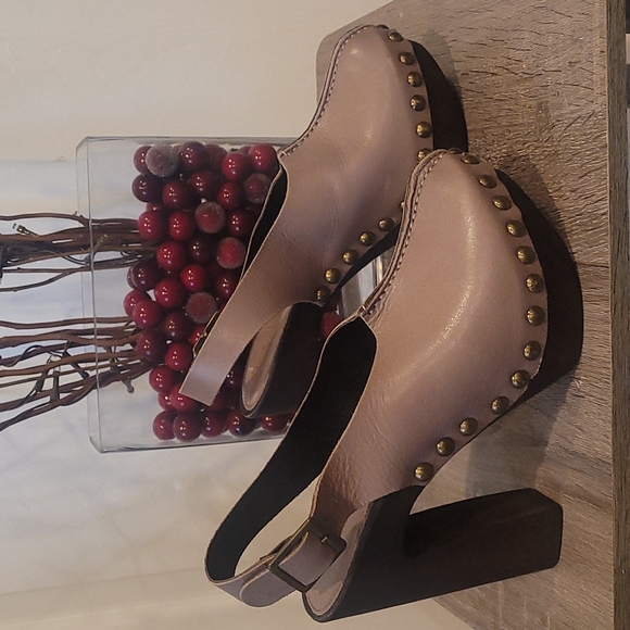 Charles David Shoes - Charles David Picchio sz9 in new condition!!!